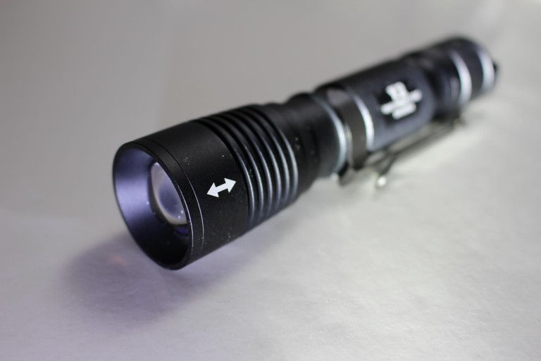 Solarforce Y2 Zoomable Flashlight Review